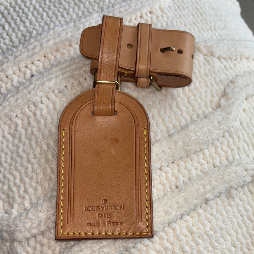 💎AUTHENTIC 💎💕LOUIS VUITTON 💕Brown Leather Luggage Tag